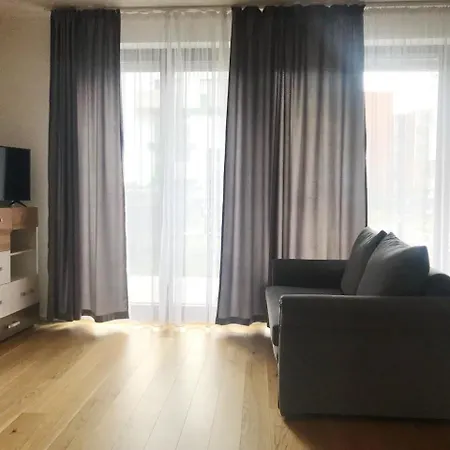 Nice Studio With Private Garden Apartment